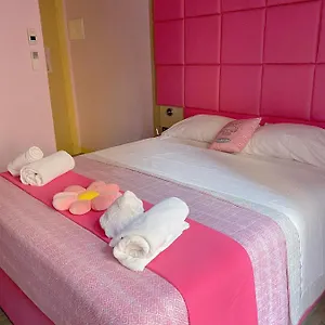  Bed & Breakfast Sleep In